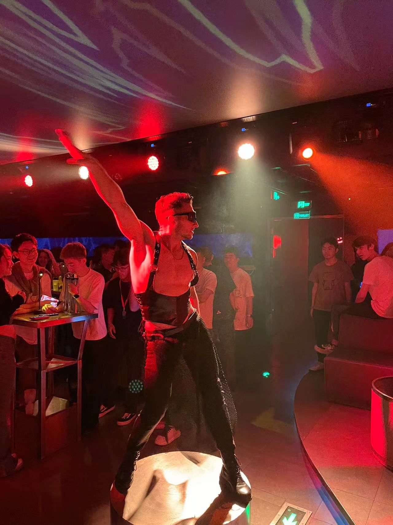 怀化商务KTV订房指南-溆浦县ktv预定